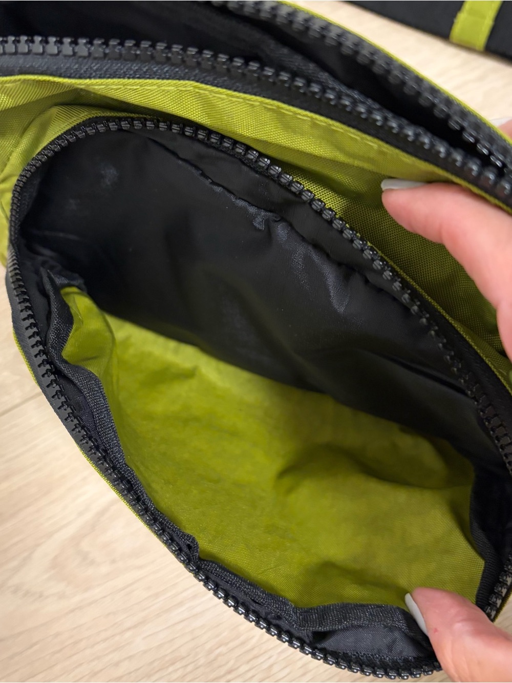 BAGGU Avocado Fanny Pack - Picture 5 of 5